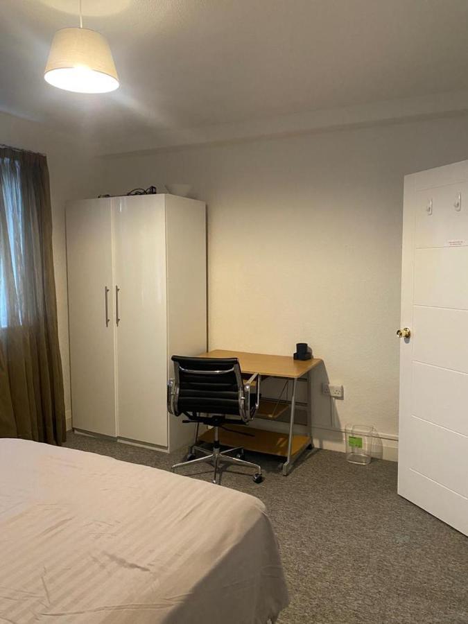 Hendon Park Apartments In London The Hyde Eksteriør billede